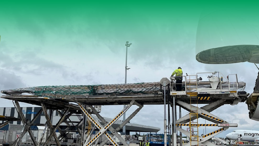 查浦曼完成20m超長工業設備時效空運項目